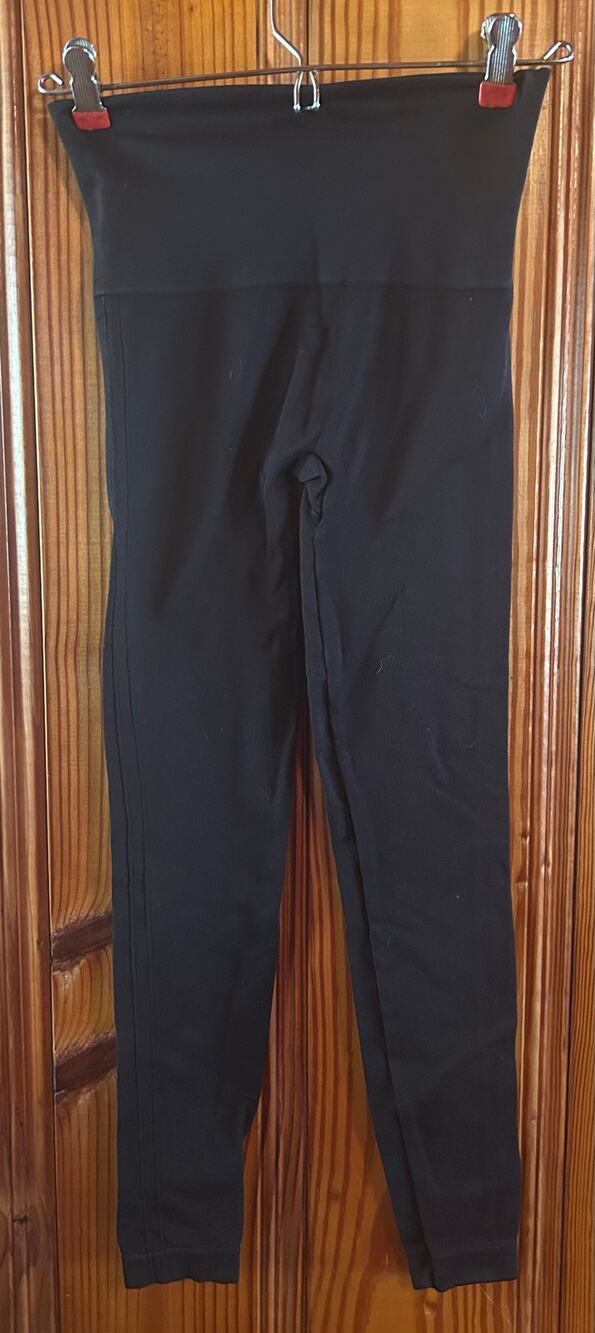 Spanx black high rise cropped leggings size small
